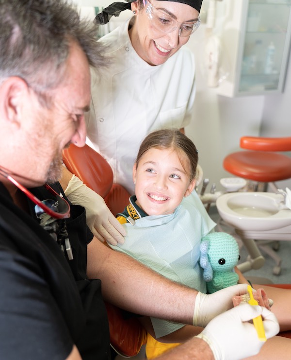 Brisbane dentist demonstrating correct teeth brushing